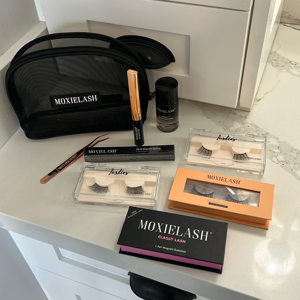✨CLOSET CLEAR OUT ✨ MoxieLash - False Lash Kit. Never used.